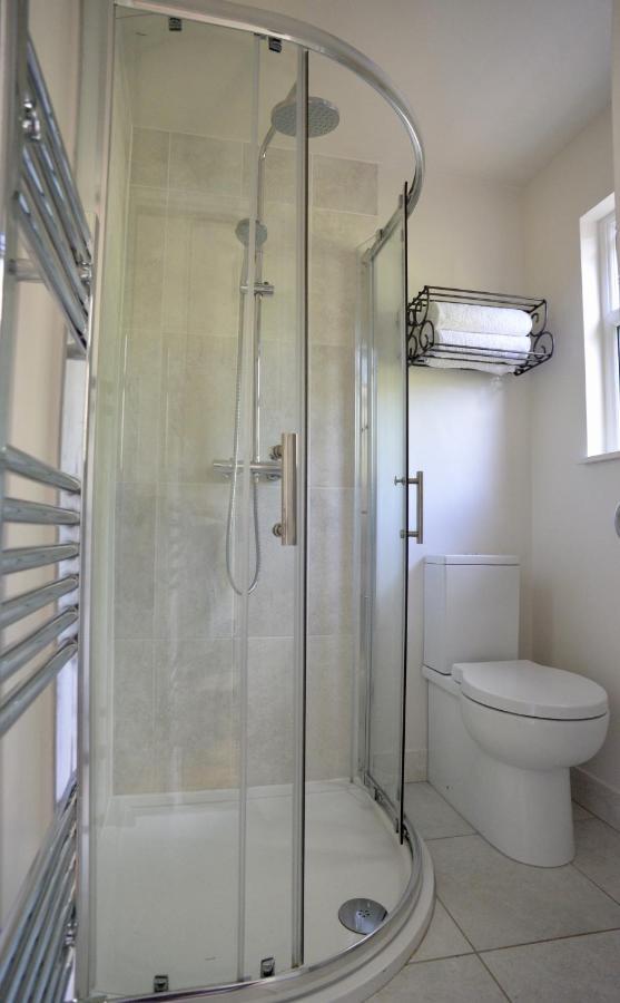 Cute Self-Contained Guest Room With Ensuite And Private Decked Porch In Glastonbury Luaran gambar