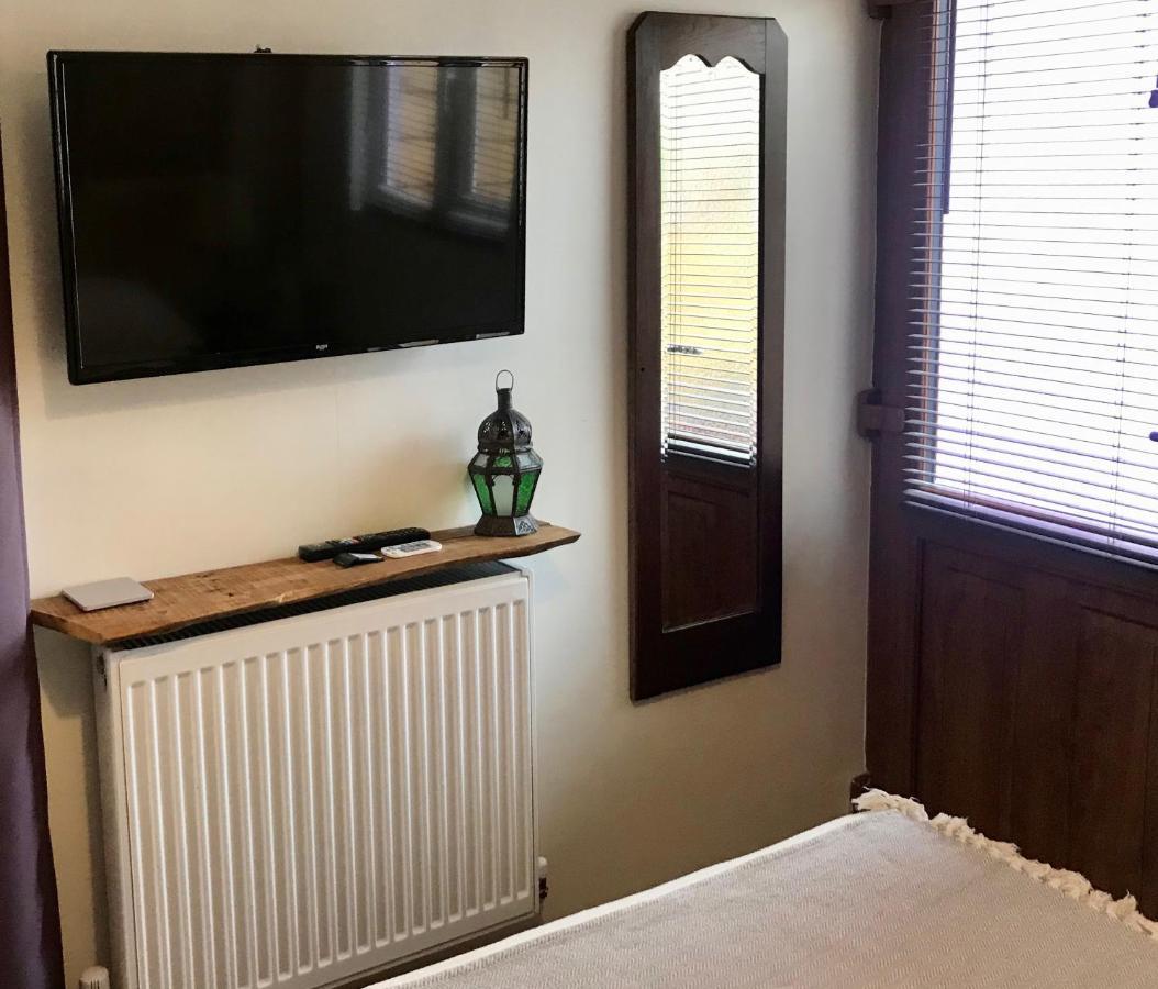 Cute Self-Contained Guest Room With Ensuite And Private Decked Porch In Glastonbury Luaran gambar